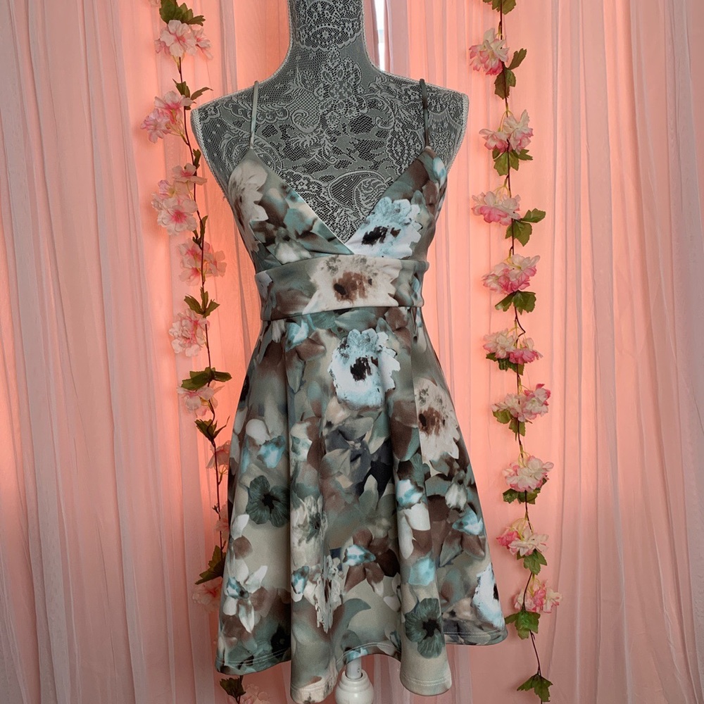 Floral Dress Size Small